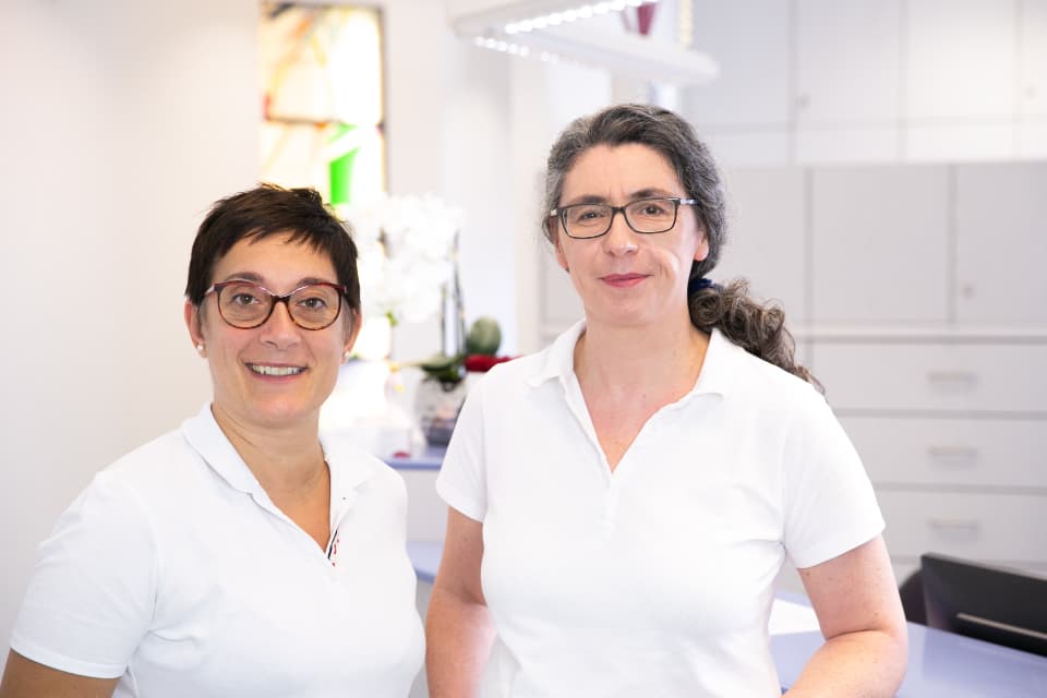 Dr. med. Esra Onay-Ehrensberger, specialist for internal medicine, and Christine Stahlberger, specialist in general medicine